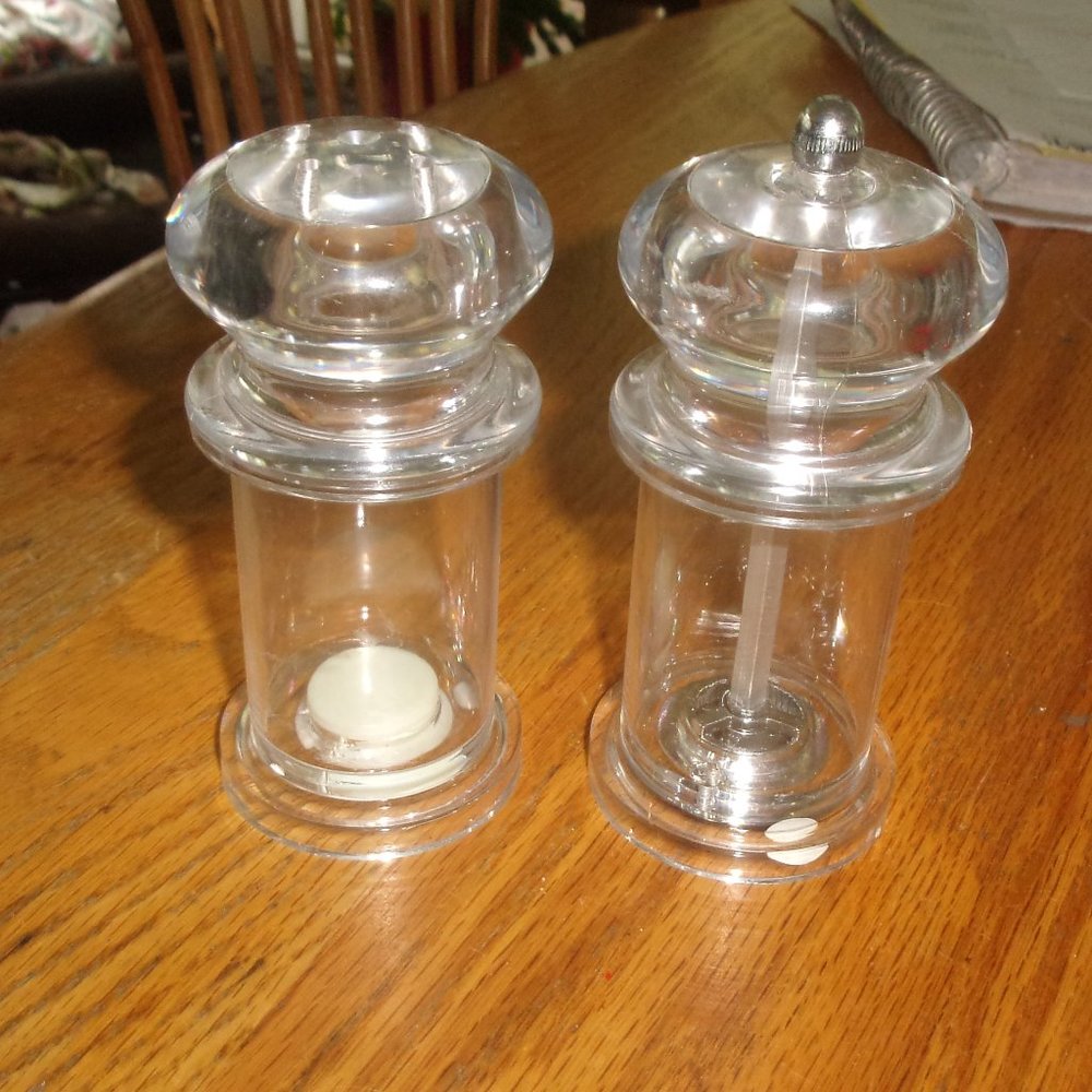 Salt pepper shakers set tall plastic mill